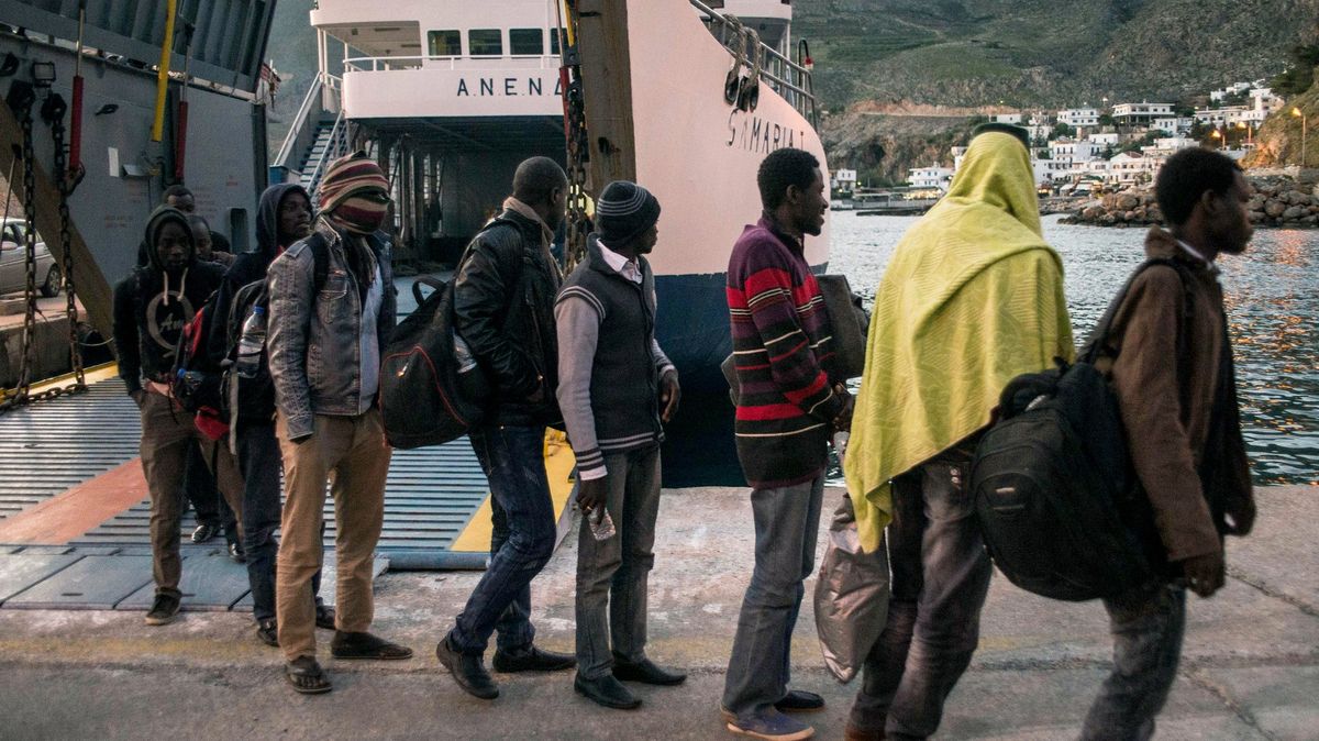 Řecký Gavdos sténá pod náporem migrantů